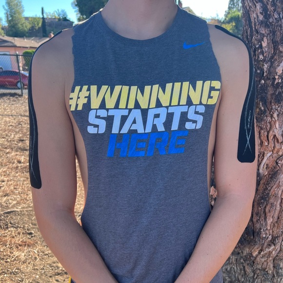 Nike Other - NIKE #WINNING STARTS HERE COLLEGE FOOTBALL PRACTICE SLEEVELESS CUT OFF SHIRT GUY